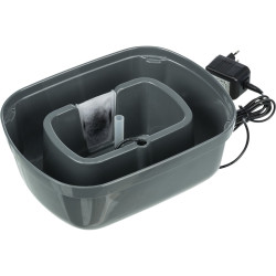 Pítko fontána Polygon, melamin/silikon, 2.5 l/ 28 × 11 × 22 cm, šedá/bílá (RP 7,40 Kč)